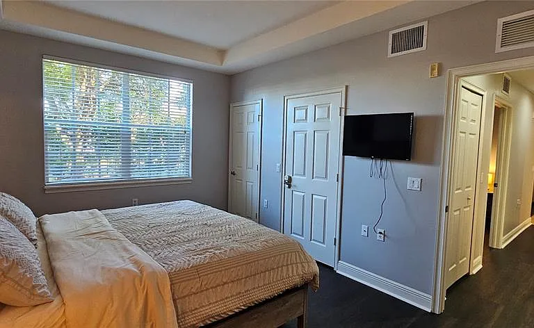 1502 SW 50th St #104 — Photo 11