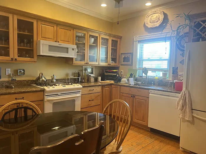 2 bed, 1.0 bath, $3,200 — Photo 1