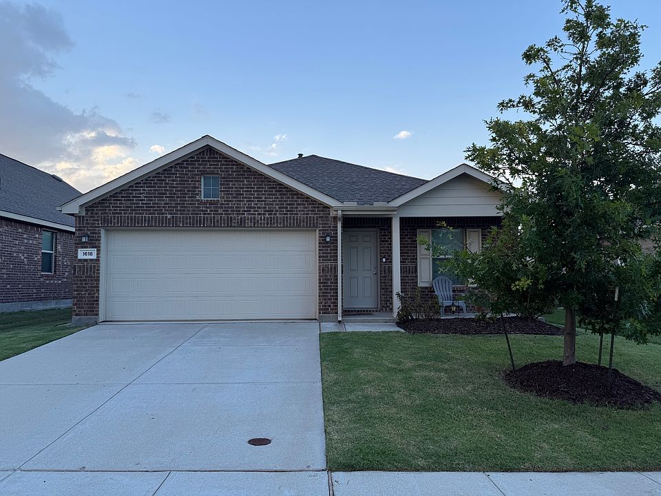 1st image of 1618 Avery Pointe Dr