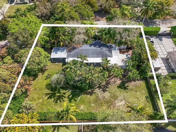 9330 SW 72nd Ave, Pinecrest, FL 33156