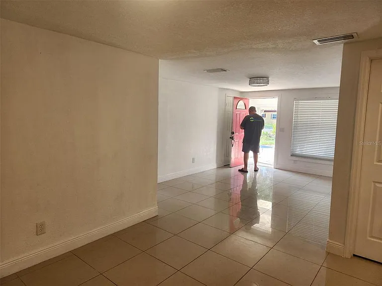 8518 Woodlake Dr — Photo 6