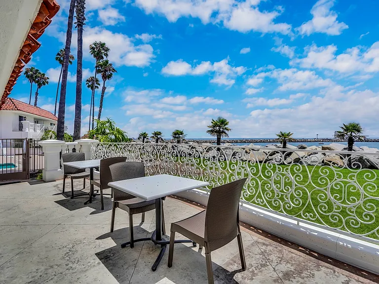 Oceanside Marina Inn — Photo 14