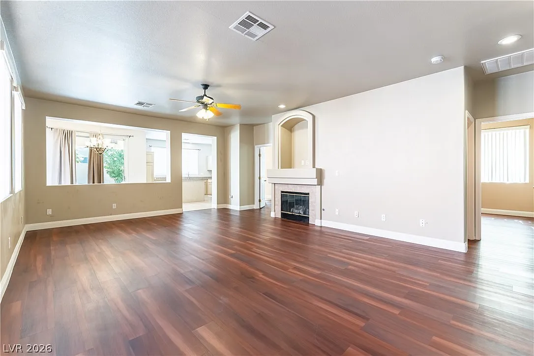 3 bed, 2.0 bath, 1456 sqft, $1,995 — Photo 4