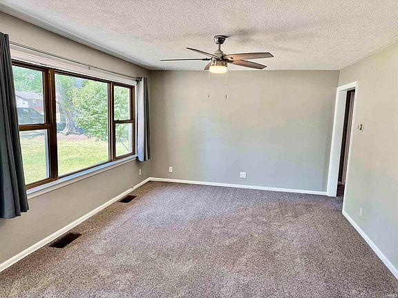 4th image of 1214 Jackson Blvd