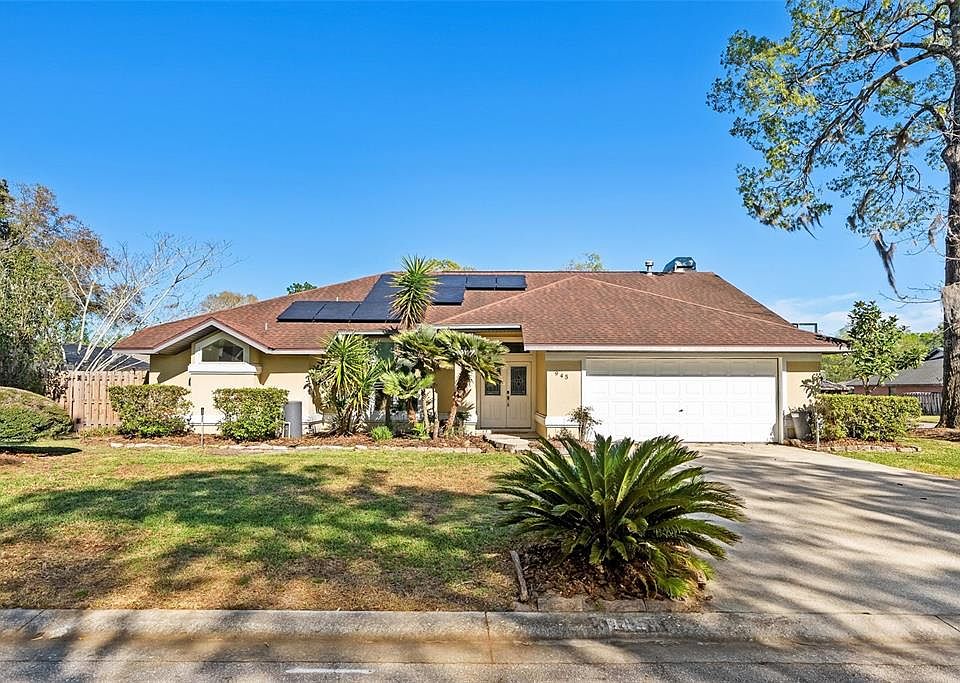 1st image of 945 SW 82nd Ter