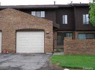 26184 Summerdale Dr, Southfield, MI 48033