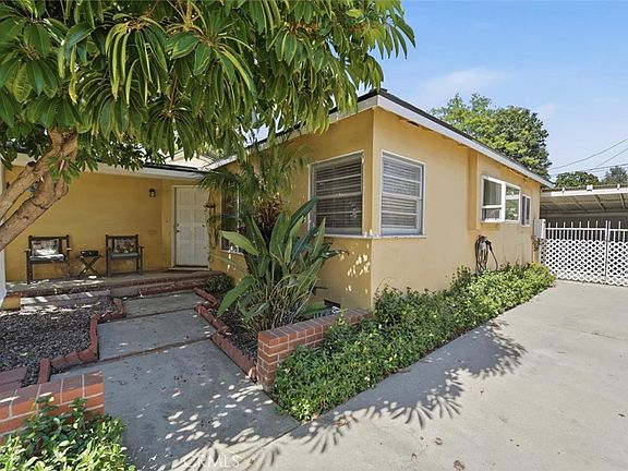 3rd image of 2840 Magnolia Ave