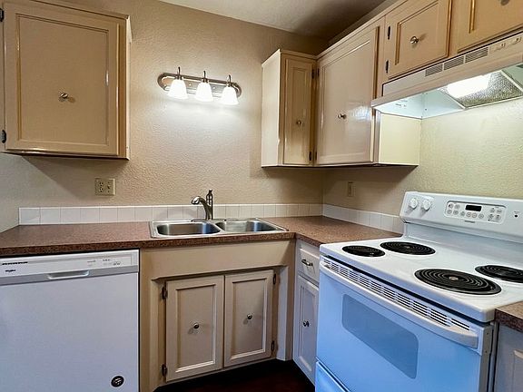5th image of 6106 W Walnut St