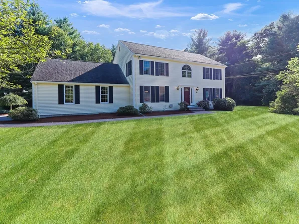 36 Pine Ln, Framingham, MA 01701