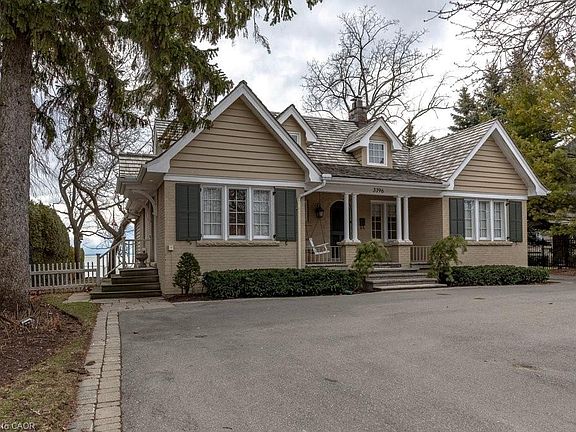 3rd image of 3196 Lakeshore Rd