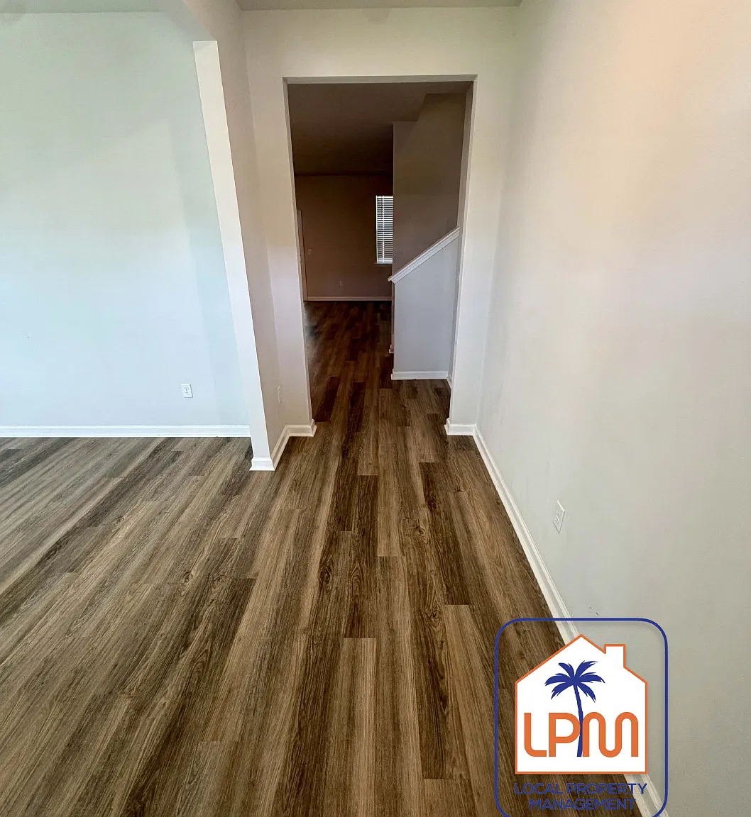 5 bed, 3.0 bath, 2511 sqft, $2,900 — Photo 2