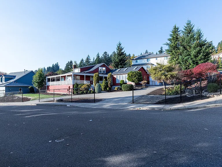 SE 136th Dr — Photo 1