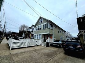 454 College Ave, Staten Island, NY