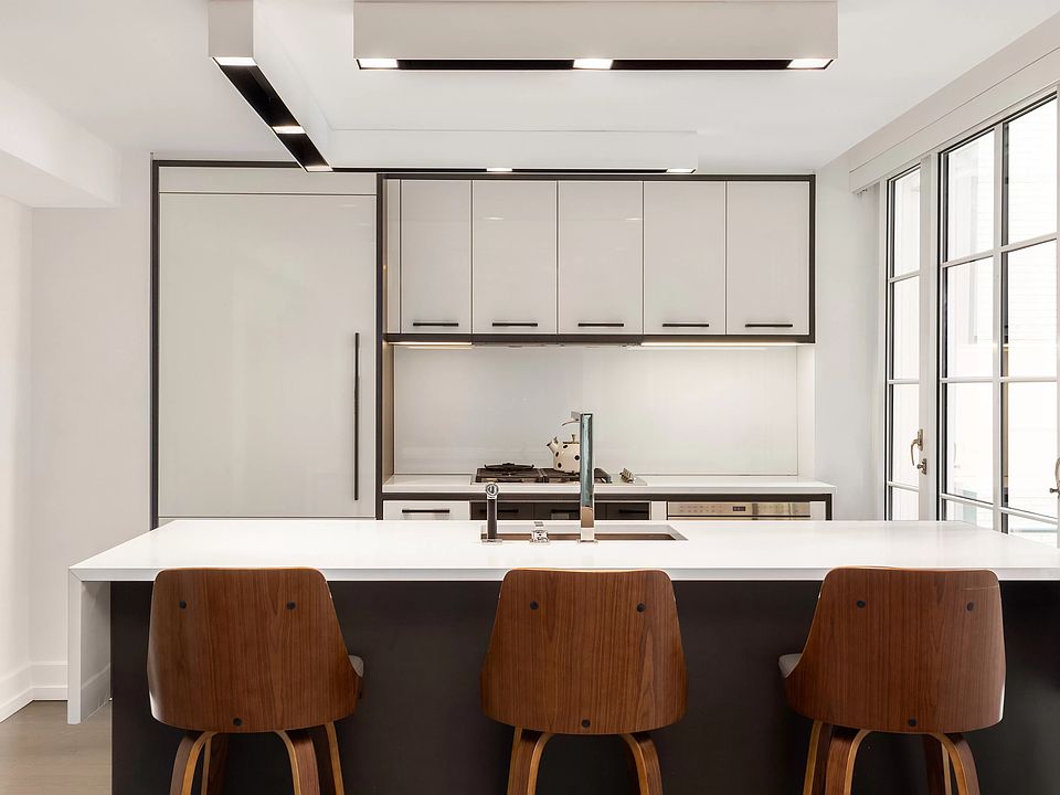 1st image of 70 Charlton St APT 2B