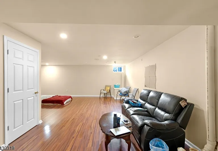 72 Albert Ct — Photo 38