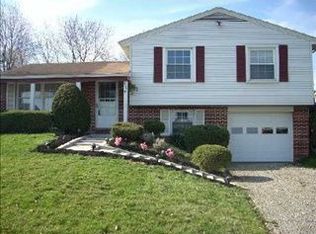 330 McWilliams Dr, Natrona Heights, PA 15065