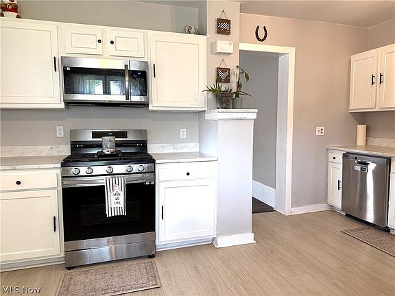 4th image of 637 Quinby Ave