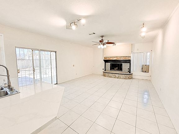 3rd image of 11887 Villa Hermosa #1