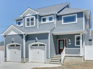 121 Vansant Ave, Island Heights, NJ 08732