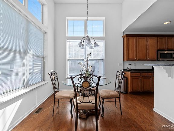 2nd image of 1140 Foxridge Ln #1140