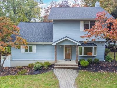 4 Gold Ln, Oak Ridge, NJ, 07438