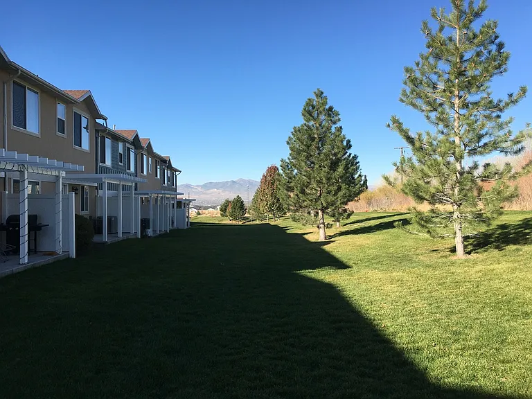 1077 E Quarry View Way — Photo 13