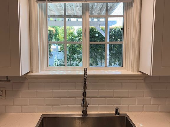 5th image of 499 N Carmelo Ave