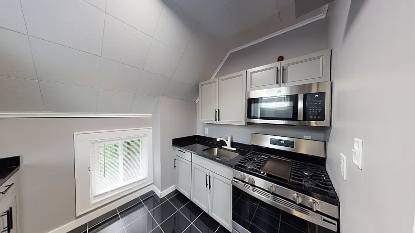 107 Comstock - 4 — Photo 4