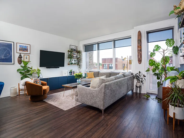 2646 W Augusta Blvd #3 — Photo 4