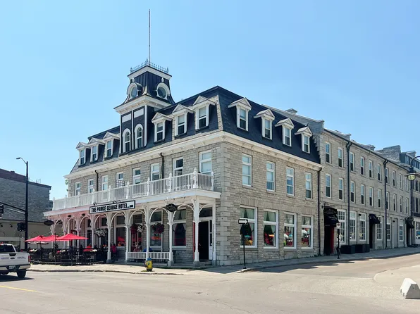 200A Ontario St #6, Kingston, ON K7L 2Z1