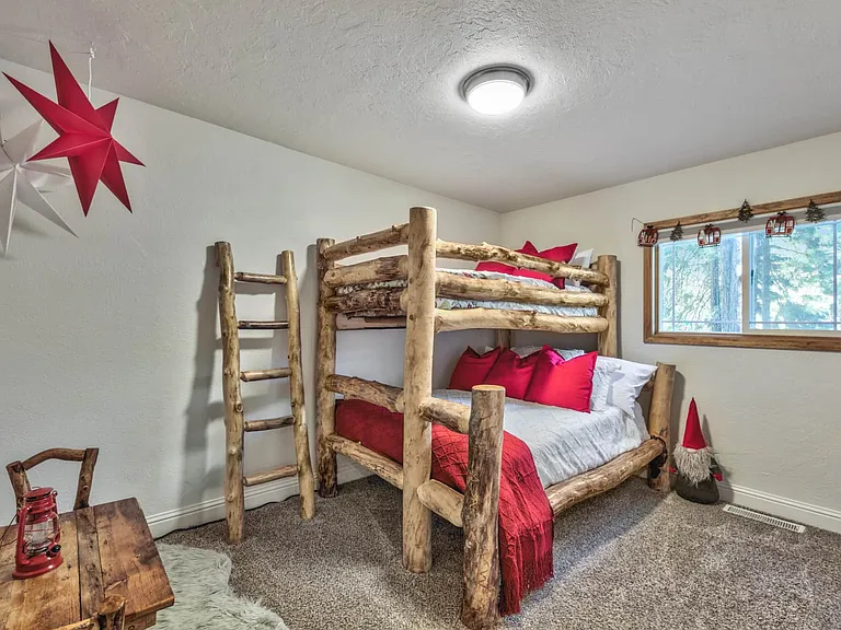 1640 Apache Ave — Photo 9