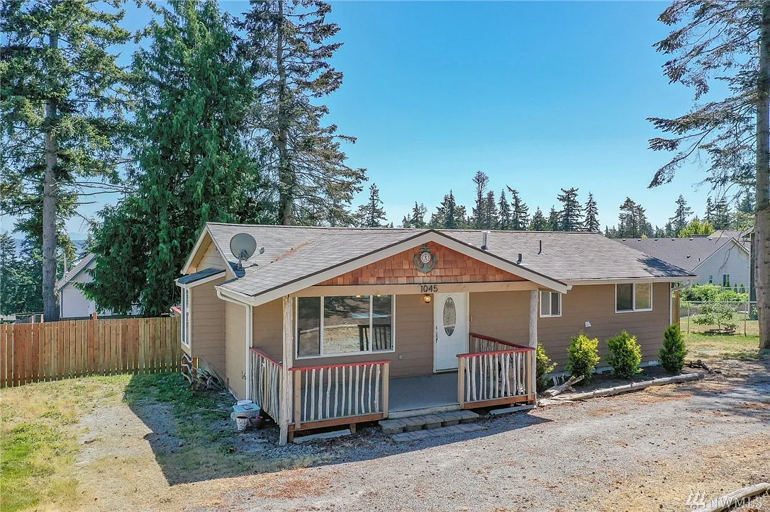1045 Cascade Ln photo 1