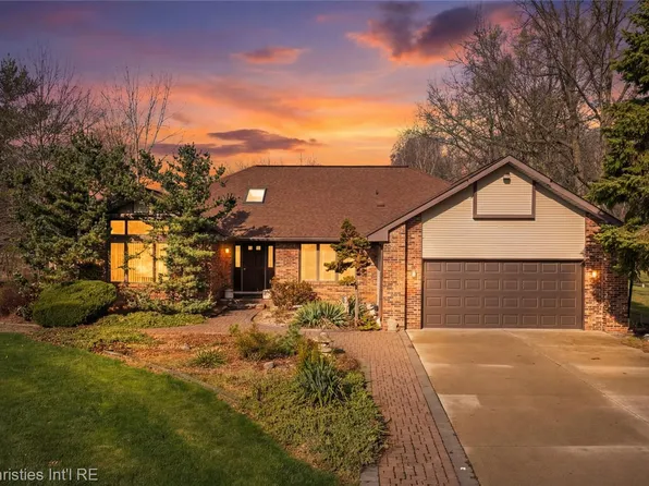 24760 Arsenal Rd, Brownstown, MI 48134