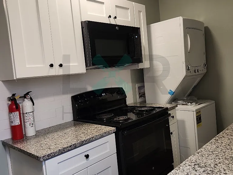 1015 Woodland Ave #6 — Photo 3