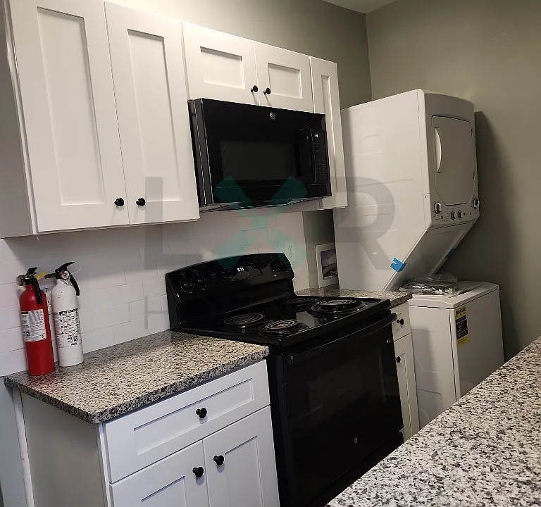 1015 Woodland Ave #6