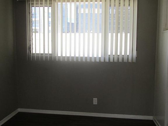 3rd image of 1215 Barry Ave APT 4