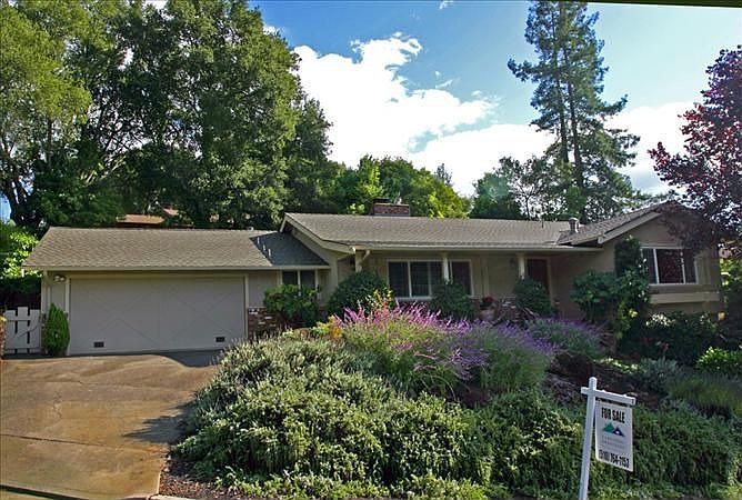 1st image of 38 Woodcrest Cir