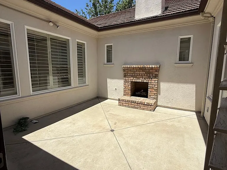 990 Clear Sky Pl — Photo 8