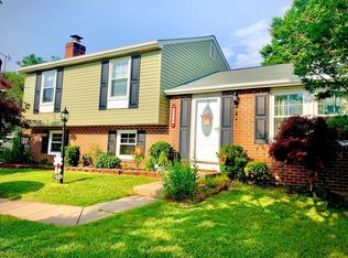 8909 Goldentree Ln, Baltimore, MD 21221