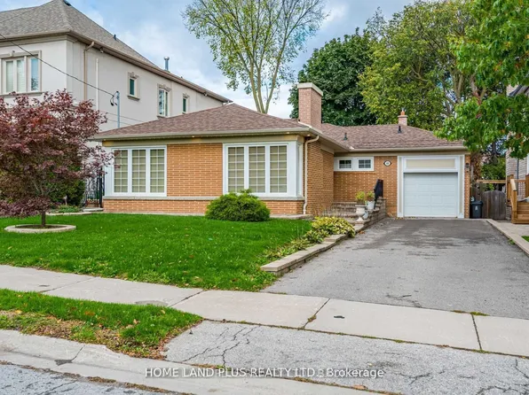 66 Munro Blvd, Toronto, ON M2P 1C2