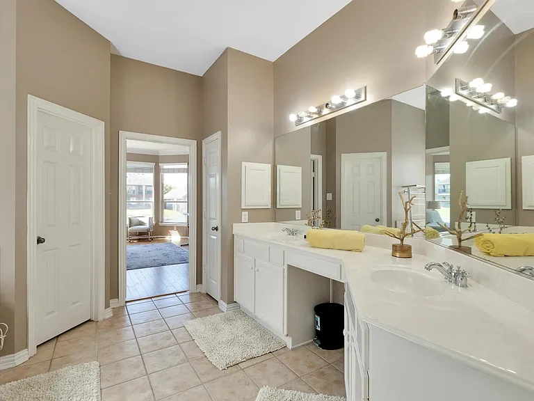 18011 Darling Point Ct — Photo 39