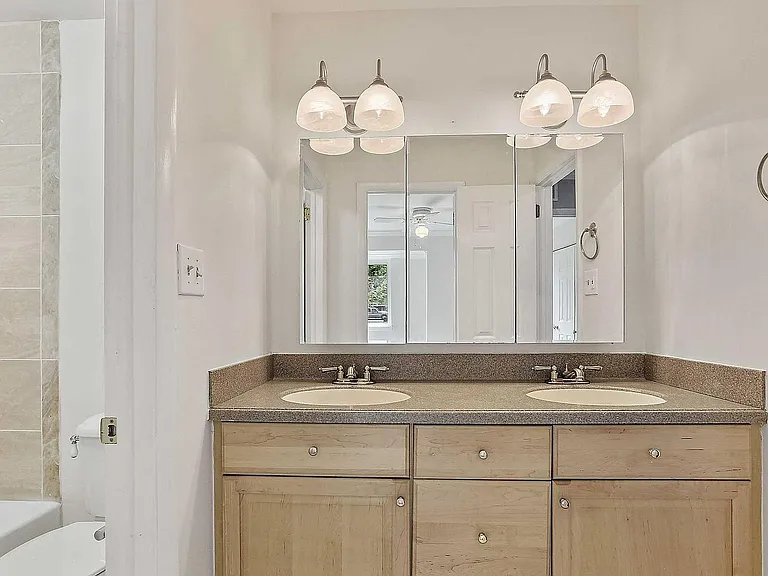 7008 Sherwood Rd #36 — Photo 29