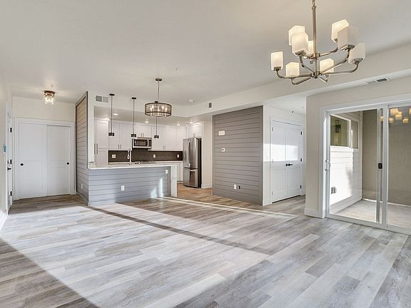 4th image of 1308 Snowberry Ln