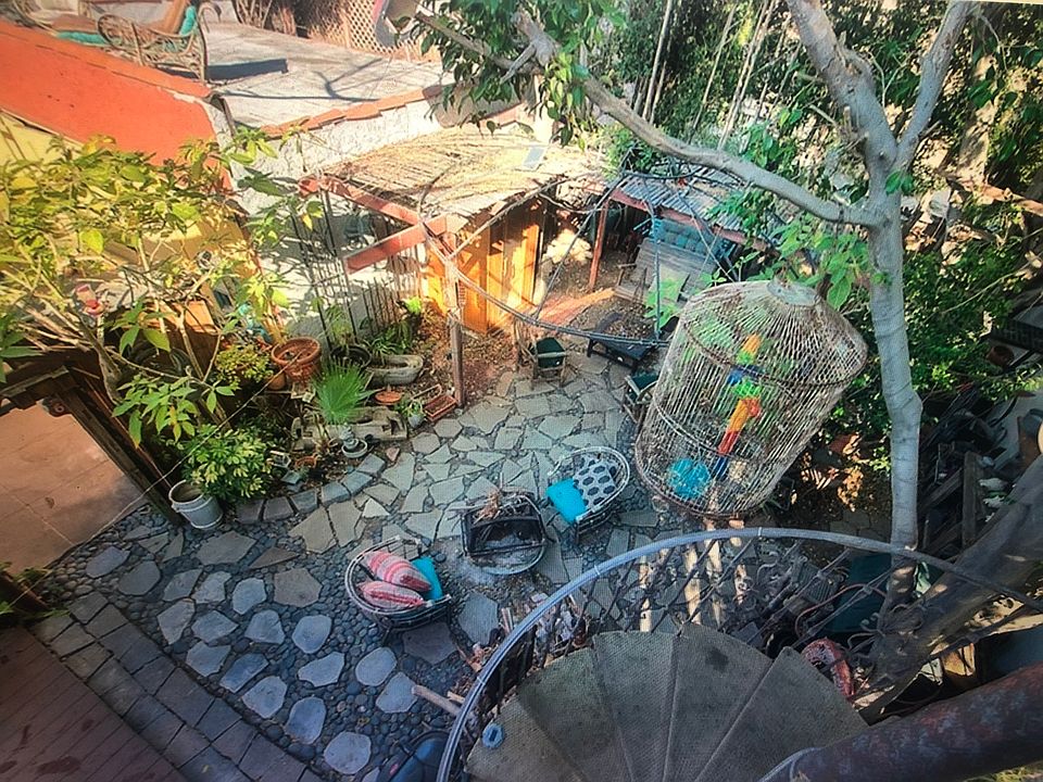 patio 
under spiral