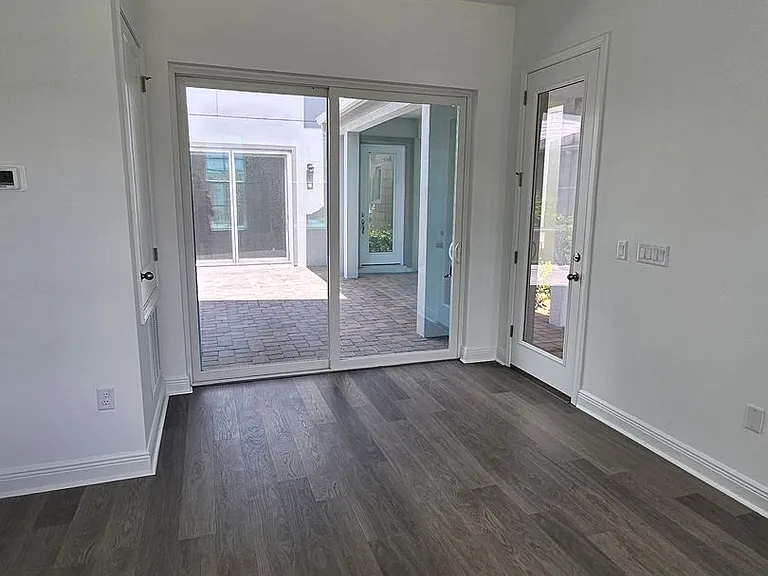 10172 Pearson Ave — Photo 32