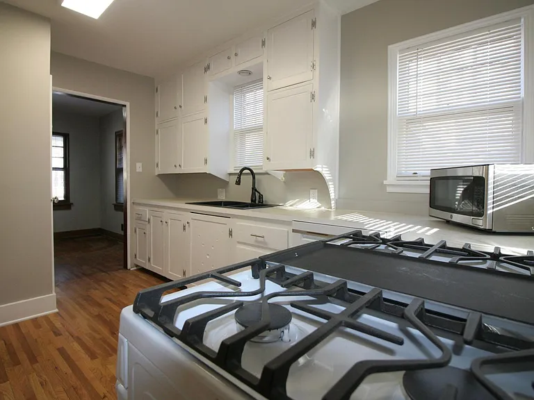 1411 W Murdock St — Photo 8