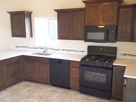 3rd image of 3811 Bobwhite St