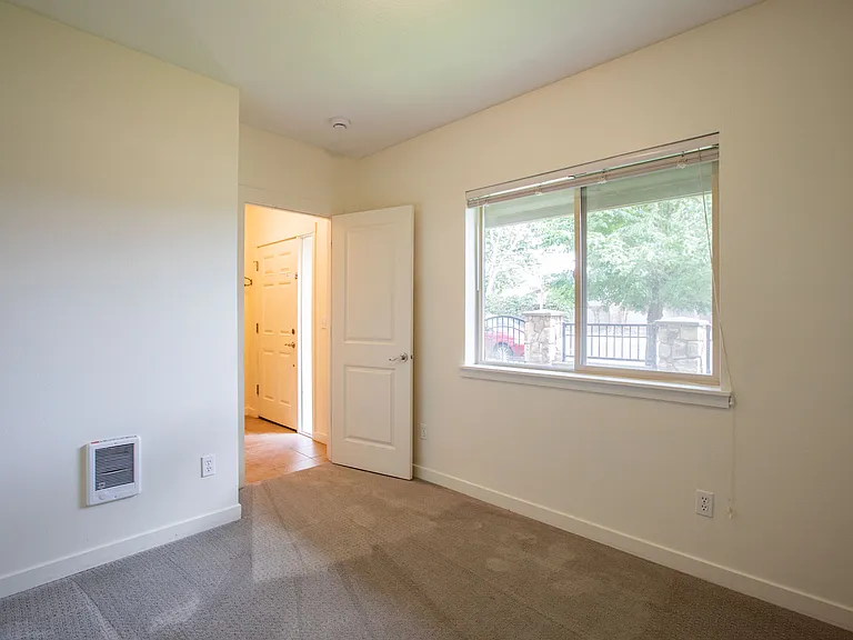 8450 NE Noelle Way — Photo 22