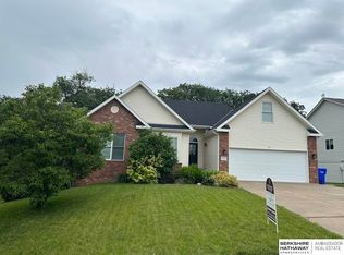 812 Southridge Dr, Louisville, NE 68037