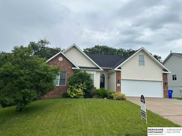 812 Southridge Dr, Louisville, NE 68037
